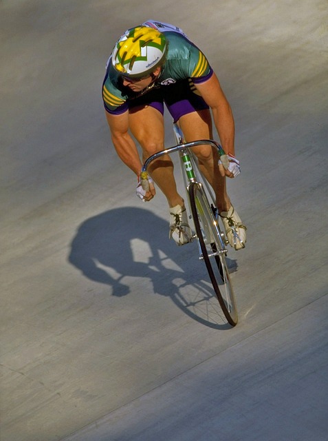 越年齡的限 越年齡的限